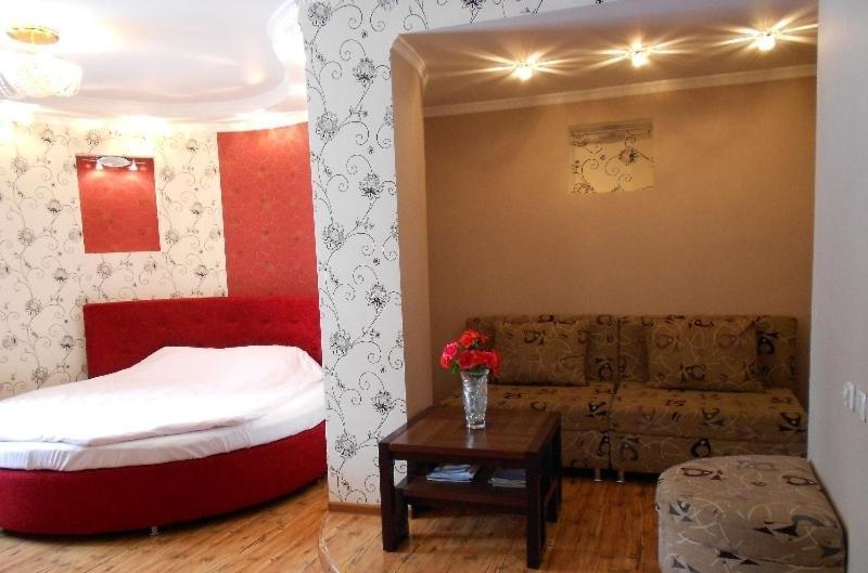 Rise Hotel Almaty Ruang foto