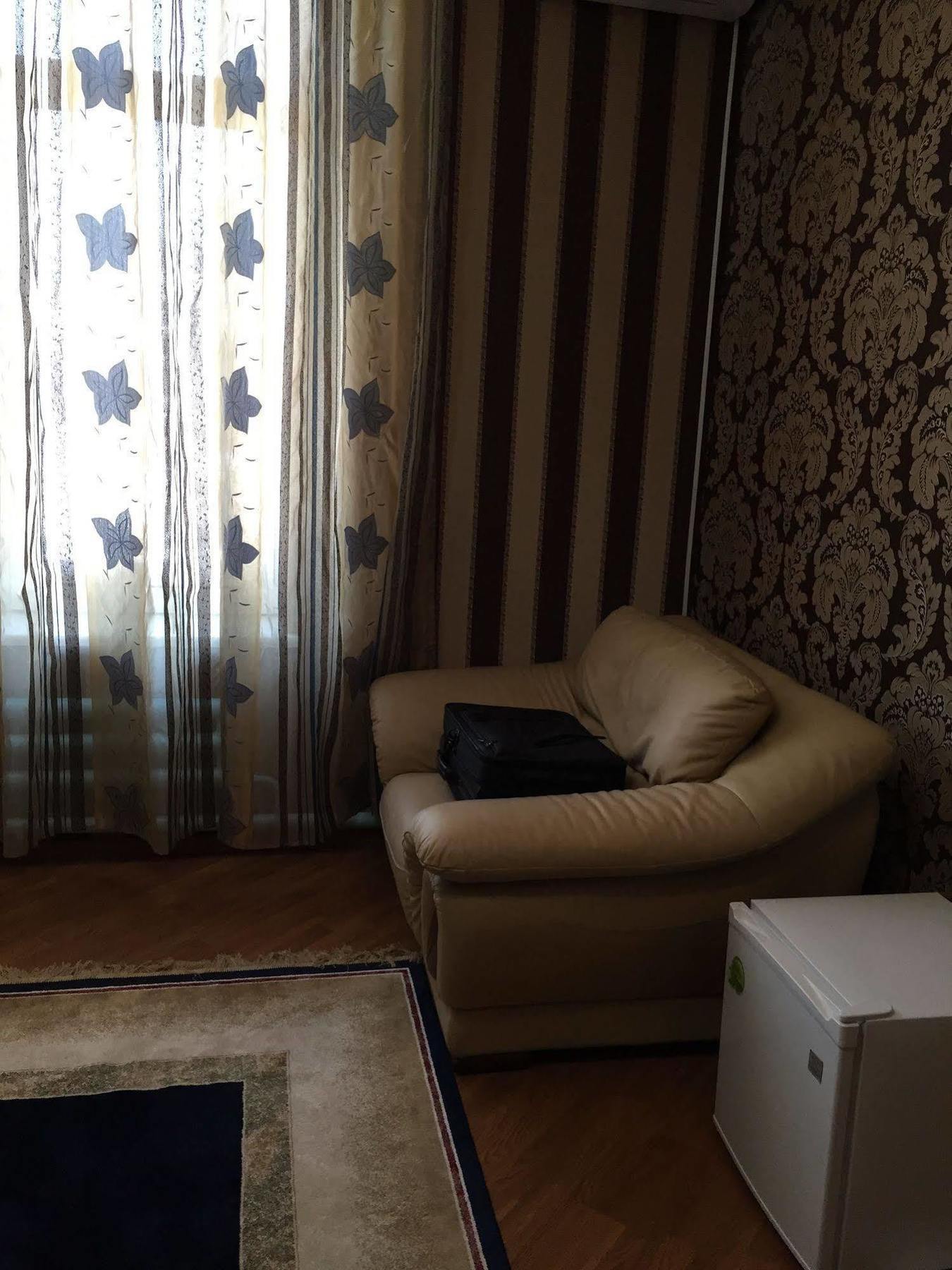 Rise Hotel Almaty Bagian luar foto