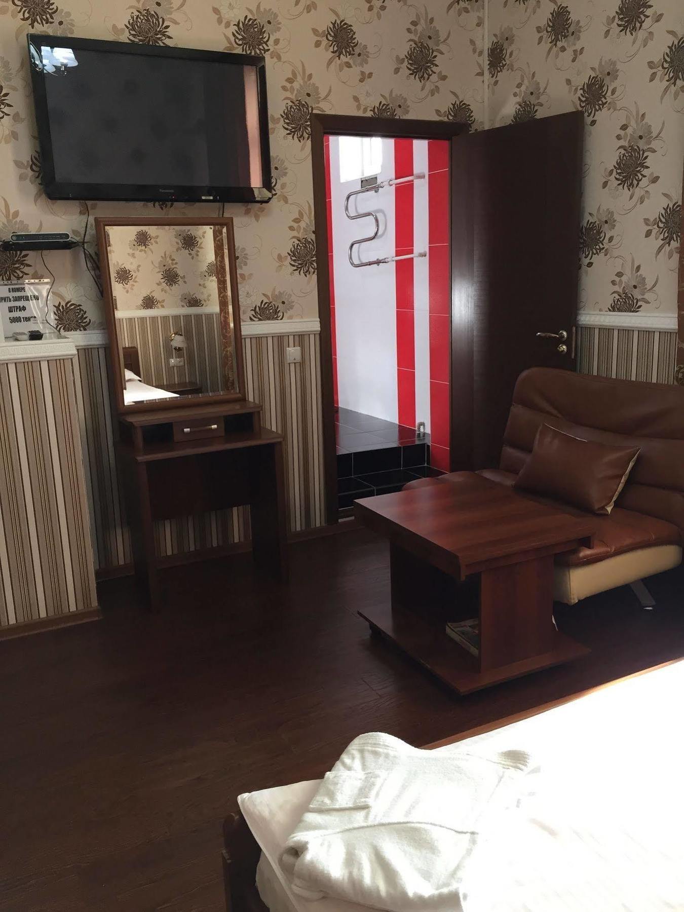 Rise Hotel Almaty Bagian luar foto