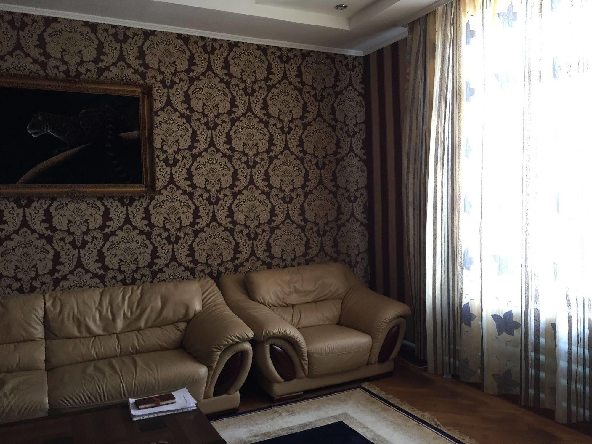 Rise Hotel Almaty Bagian luar foto
