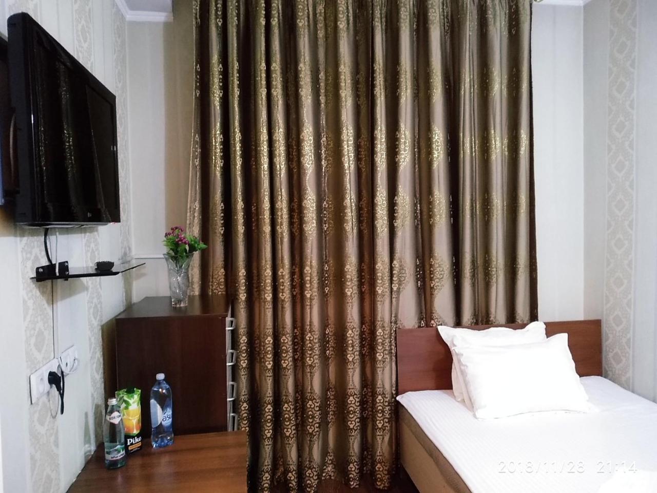 Rise Hotel Almaty Bagian luar foto